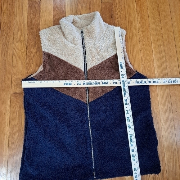 C Brand Women's Large Full Zip Fuzzy Vest Pockets Blue Brown Beige Colorblock - Picture 3 of 10